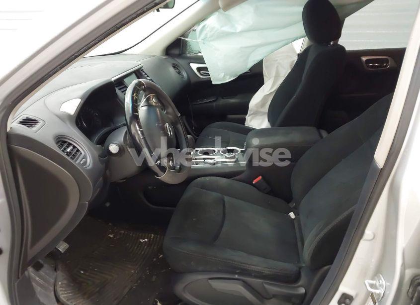 Photo 5 of 2016 Nissan Pathfinder PLATINUM/S/SL/SV (VIN 5N1AR2MM5GC616414)