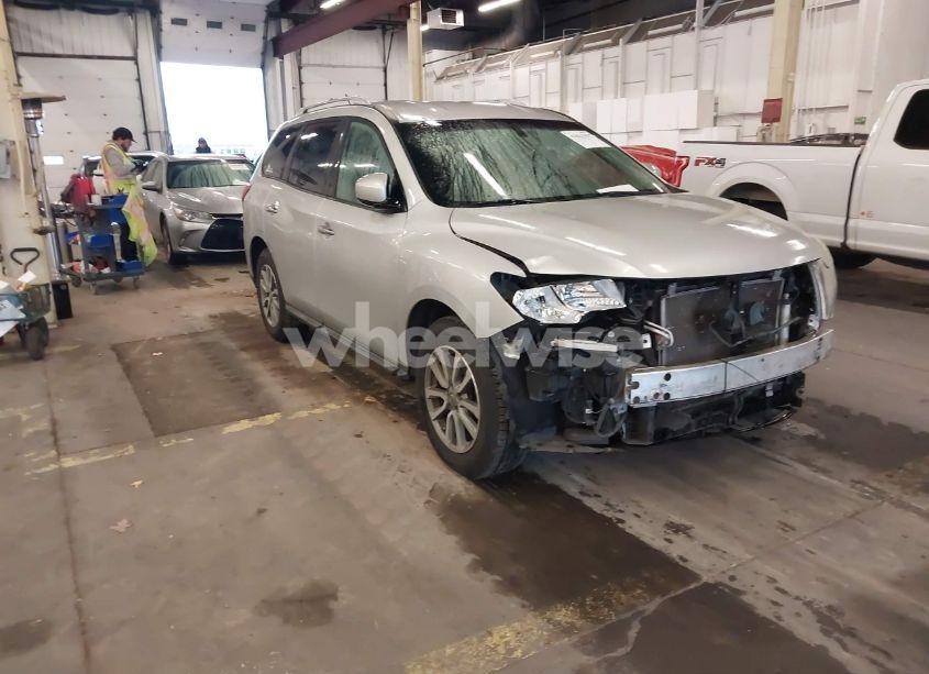 2016 Nissan Pathfinder PLATINUM/S/SL/SV (VIN 5N1AR2MM5GC651177) main photo
