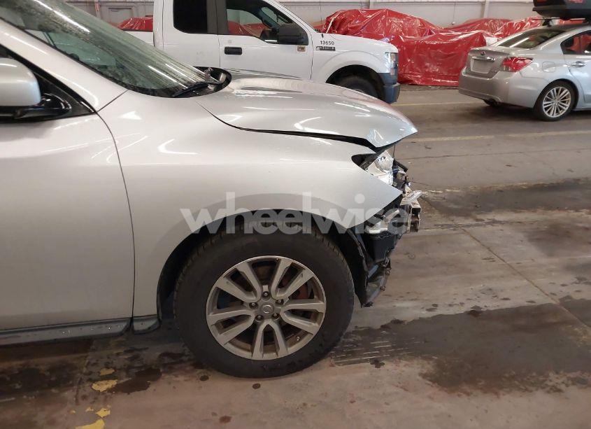 Photo 18 of 2016 Nissan Pathfinder PLATINUM/S/SL/SV (VIN 5N1AR2MM5GC651177)