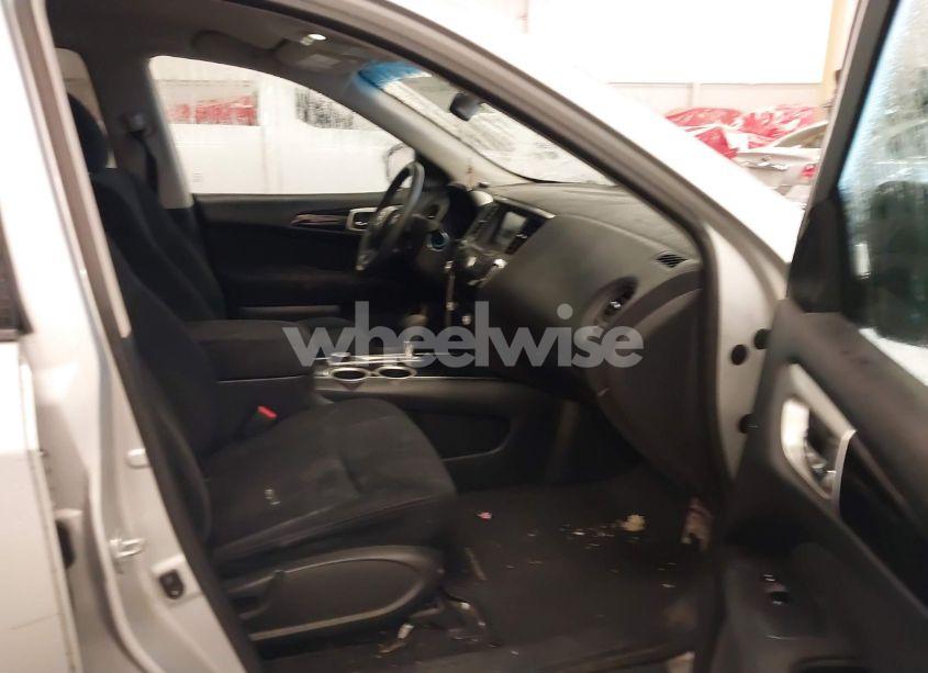 Photo 5 of 2016 Nissan Pathfinder PLATINUM/S/SL/SV (VIN 5N1AR2MM5GC651177)