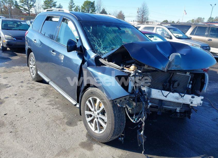 2016 Nissan Pathfinder SV (VIN 5N1AR2MM5GC659358) main photo