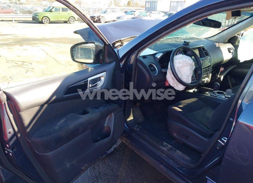 Photo 5 of 2016 Nissan Pathfinder SV (VIN 5N1AR2MM5GC659358)