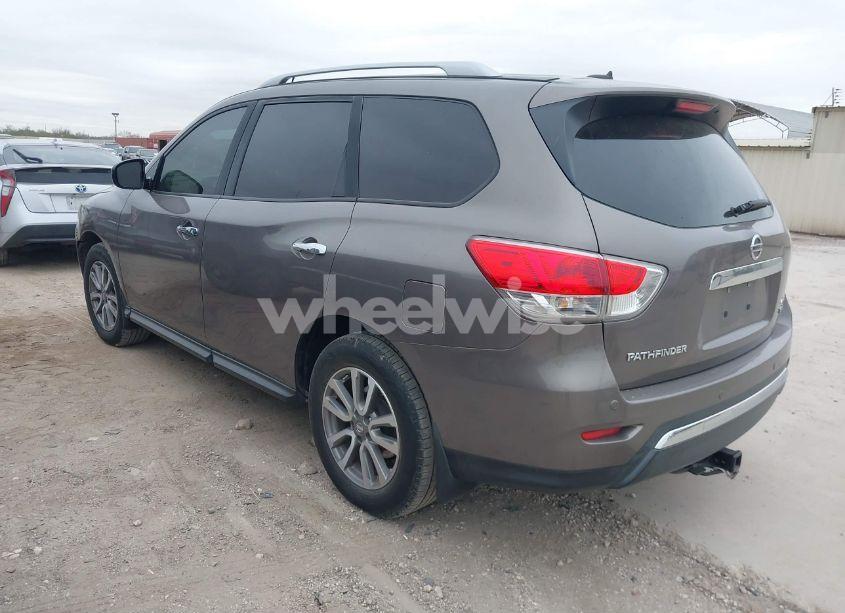 Photo 3 of 2013 Nissan Pathfinder SV (VIN 5N1AR2MM6DC630527)