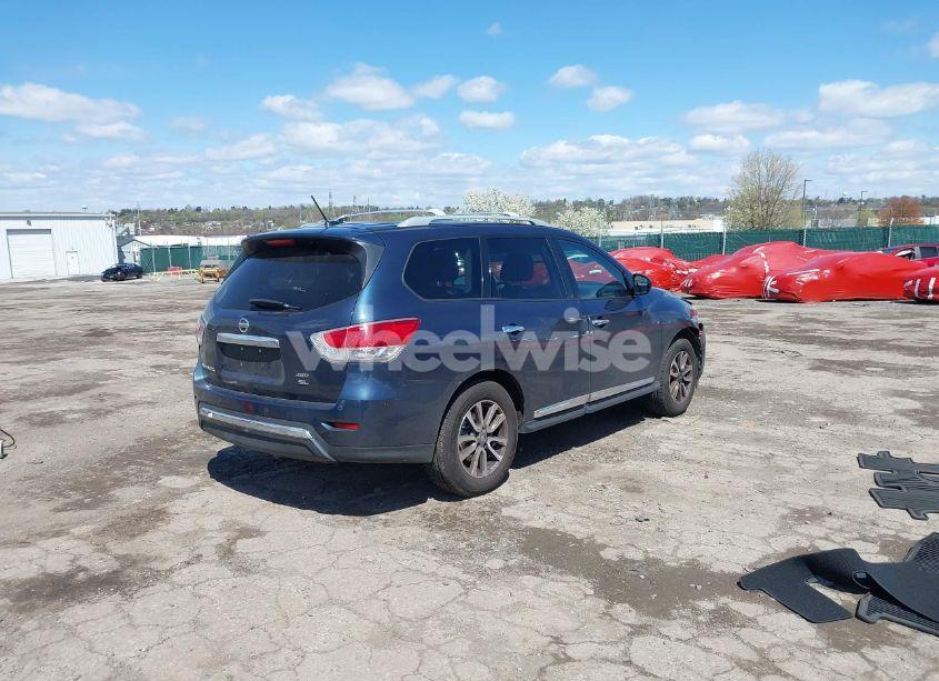 Photo 4 of 2013 Nissan Pathfinder SL (VIN 5N1AR2MM6DC643665)