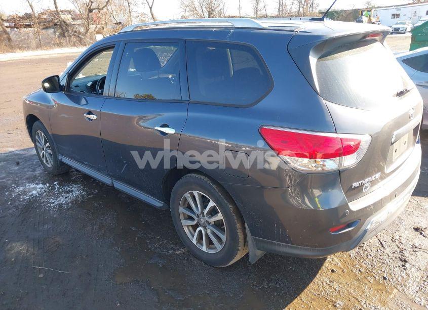 Photo 3 of 2013 Nissan Pathfinder SV (VIN 5N1AR2MM6DC672132)