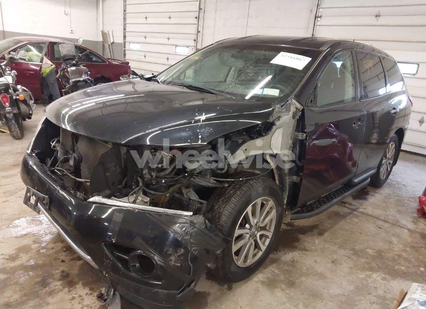 Photo 2 of 2014 Nissan Pathfinder S (VIN 5N1AR2MM6EC648673)