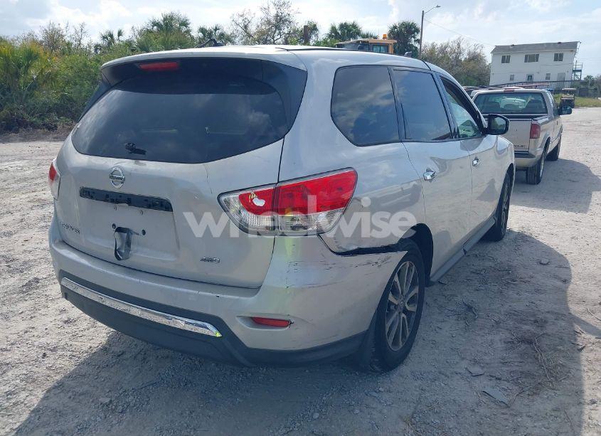 Photo 4 of 2014 Nissan Pathfinder S (VIN 5N1AR2MM6EC679034)