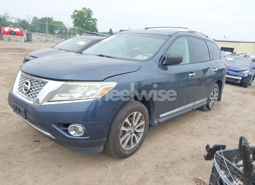 Photo 2 of 2014 Nissan Pathfinder SL (VIN 5N1AR2MM6EC684928)