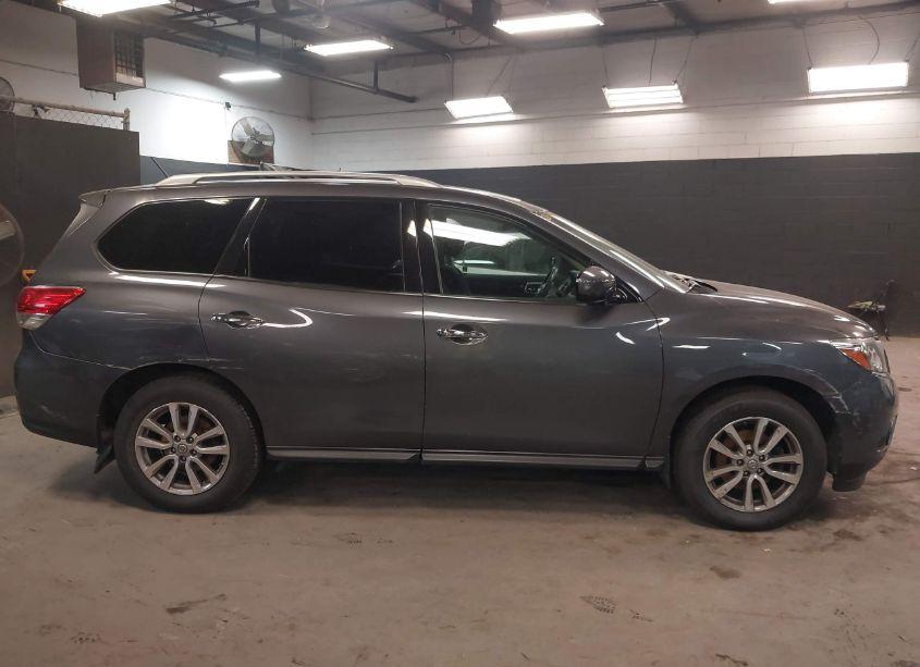 Photo 13 of 2014 Nissan Pathfinder SV (VIN 5N1AR2MM6EC721346)