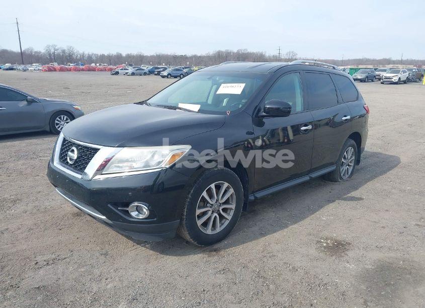 Photo 2 of 2014 Nissan Pathfinder SV (VIN 5N1AR2MM6EC727759)