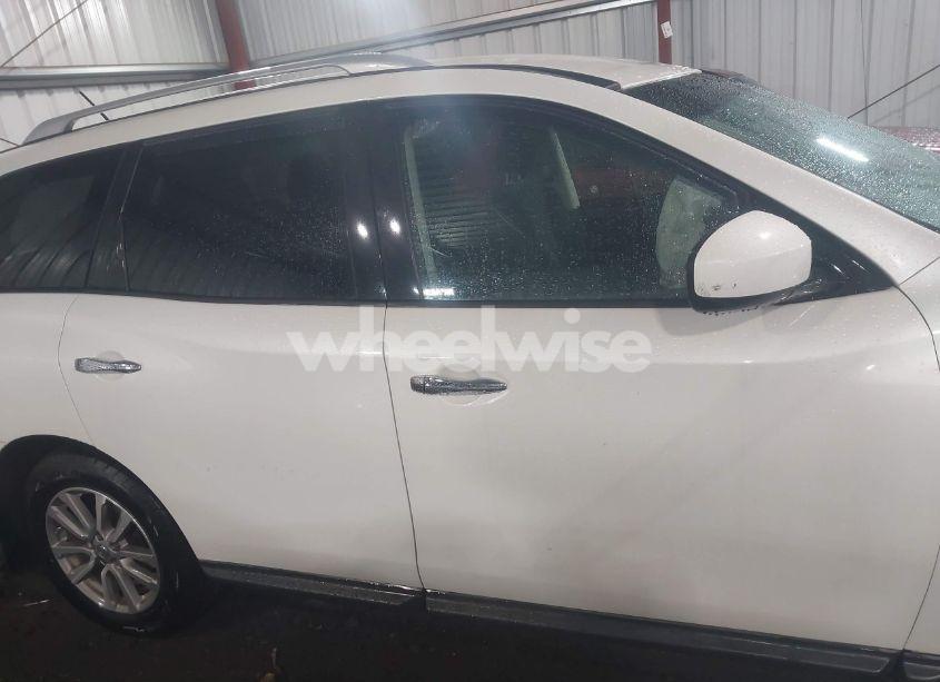 Photo 13 of 2015 Nissan Pathfinder SV (VIN 5N1AR2MM6FC611205)