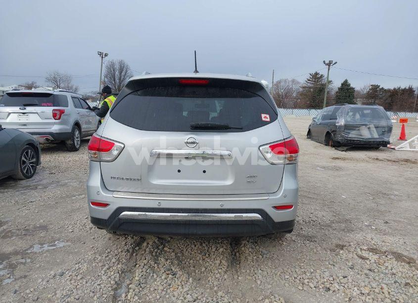 Photo 16 of 2015 Nissan Pathfinder SV (VIN 5N1AR2MM6FC652630)