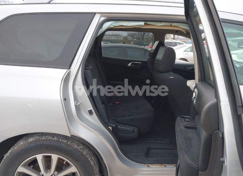 Photo 8 of 2015 Nissan Pathfinder SV (VIN 5N1AR2MM6FC652630)