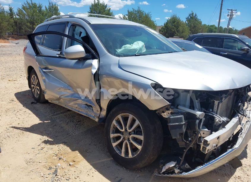 2015 Nissan Pathfinder SV (VIN 5N1AR2MM6FC668911) main photo