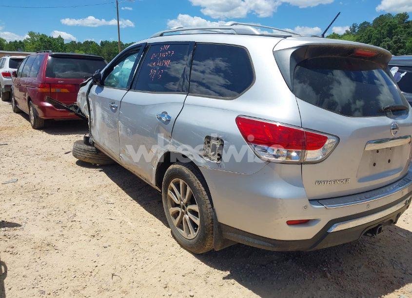 Photo 3 of 2015 Nissan Pathfinder SV (VIN 5N1AR2MM6FC668911)