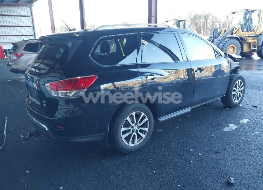 Photo 4 of 2015 Nissan Pathfinder SV (VIN 5N1AR2MM6FC672523)