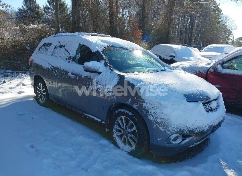 2016 Nissan Pathfinder SV (VIN 5N1AR2MM6GC624408) main photo