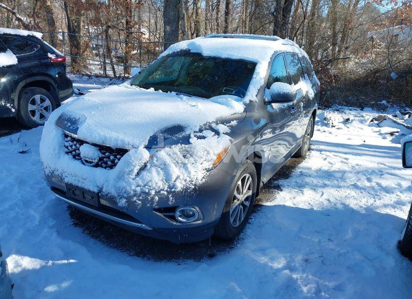 Photo 2 of 2016 Nissan Pathfinder SV (VIN 5N1AR2MM6GC624408)