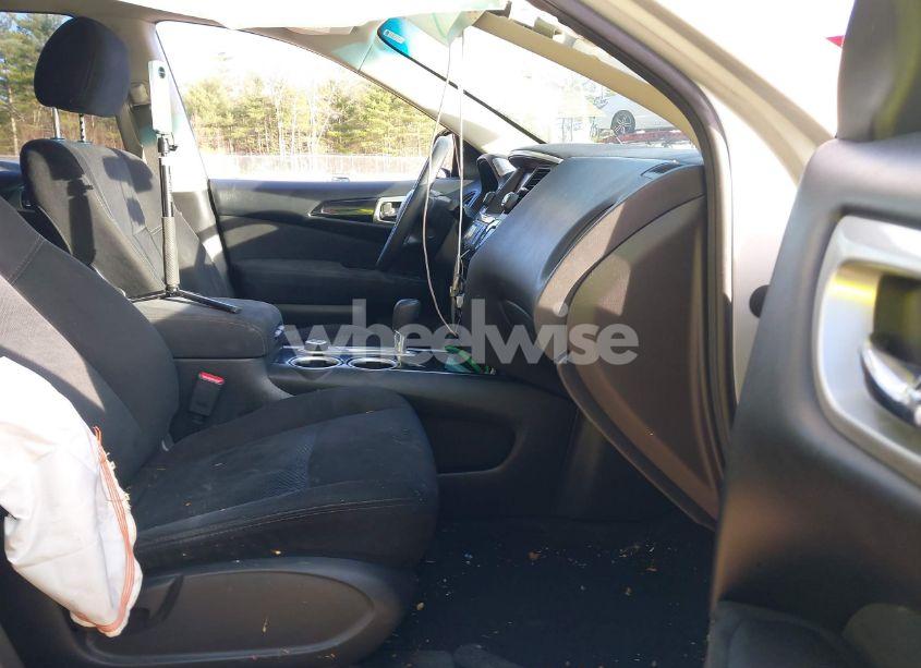 Photo 5 of 2016 Nissan Pathfinder PLATINUM/S/SL/SV (VIN 5N1AR2MM6GC629527)