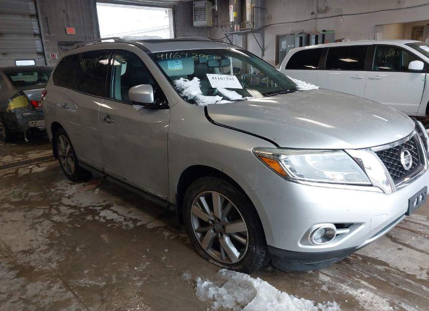 2016 Nissan Pathfinder PLATINUM (VIN 5N1AR2MM6GC640043) main photo