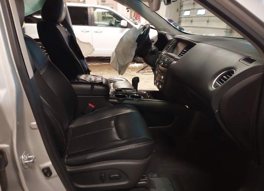 Photo 5 of 2016 Nissan Pathfinder PLATINUM (VIN 5N1AR2MM6GC640043)