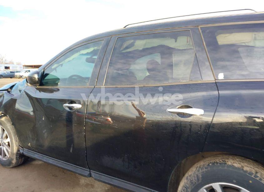 Photo 15 of 2016 Nissan Pathfinder SV (VIN 5N1AR2MM6GC645114)