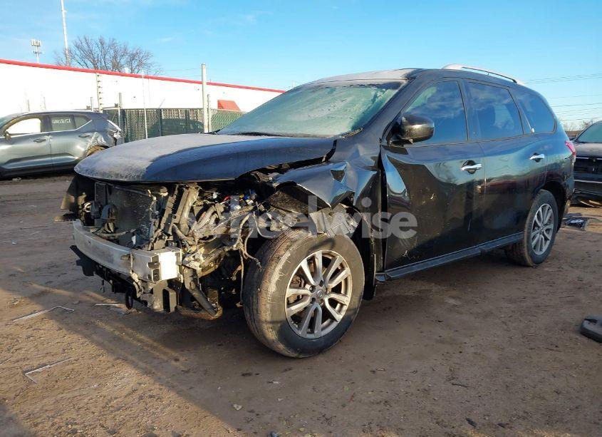 Photo 2 of 2016 Nissan Pathfinder SV (VIN 5N1AR2MM6GC645114)