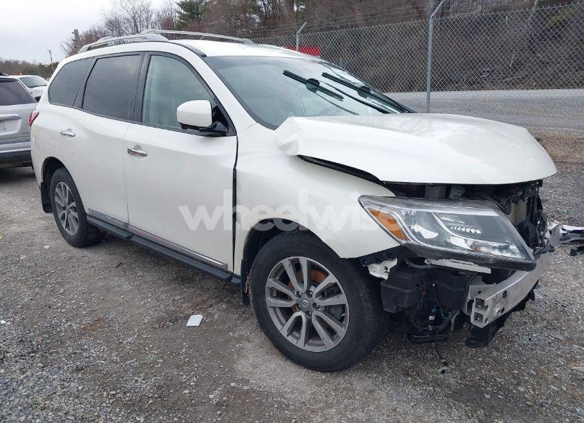 2016 Nissan Pathfinder SL (VIN 5N1AR2MM6GC647431) main photo