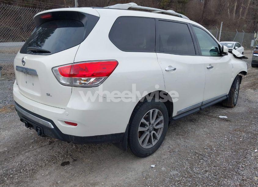 Photo 4 of 2016 Nissan Pathfinder SL (VIN 5N1AR2MM6GC647431)