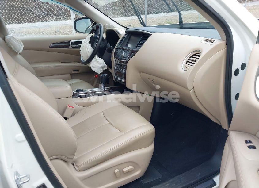 Photo 5 of 2016 Nissan Pathfinder SL (VIN 5N1AR2MM6GC647431)