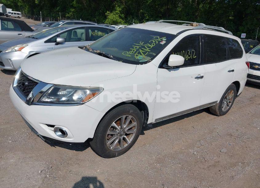 Photo 2 of 2013 Nissan Pathfinder SL (VIN 5N1AR2MM7DC608505)