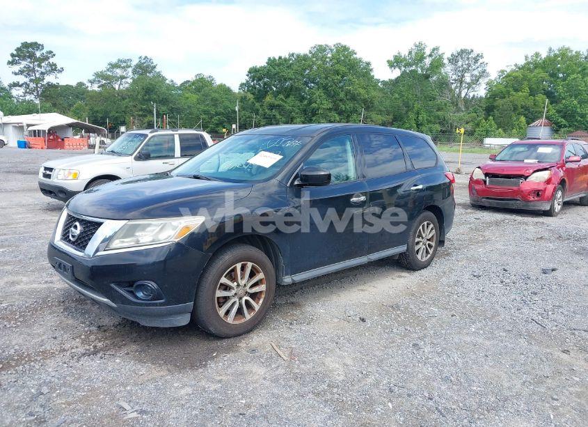 Photo 2 of 2013 Nissan Pathfinder S (VIN 5N1AR2MM7DC615387)