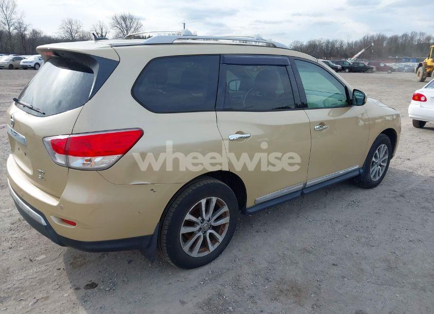 Photo 4 of 2013 Nissan Pathfinder SL (VIN 5N1AR2MM7DC626289)