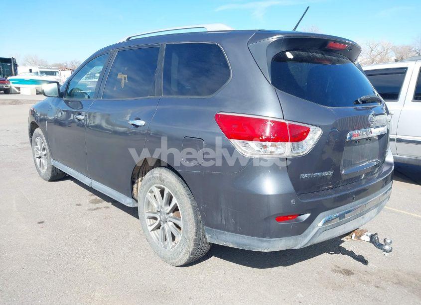Photo 3 of 2013 Nissan Pathfinder SV (VIN 5N1AR2MM7DC629659)
