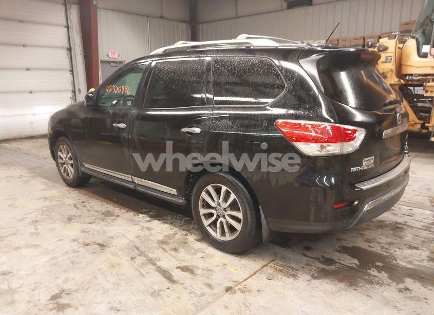 Photo 3 of 2013 Nissan Pathfinder SL (VIN 5N1AR2MM7DC638717)