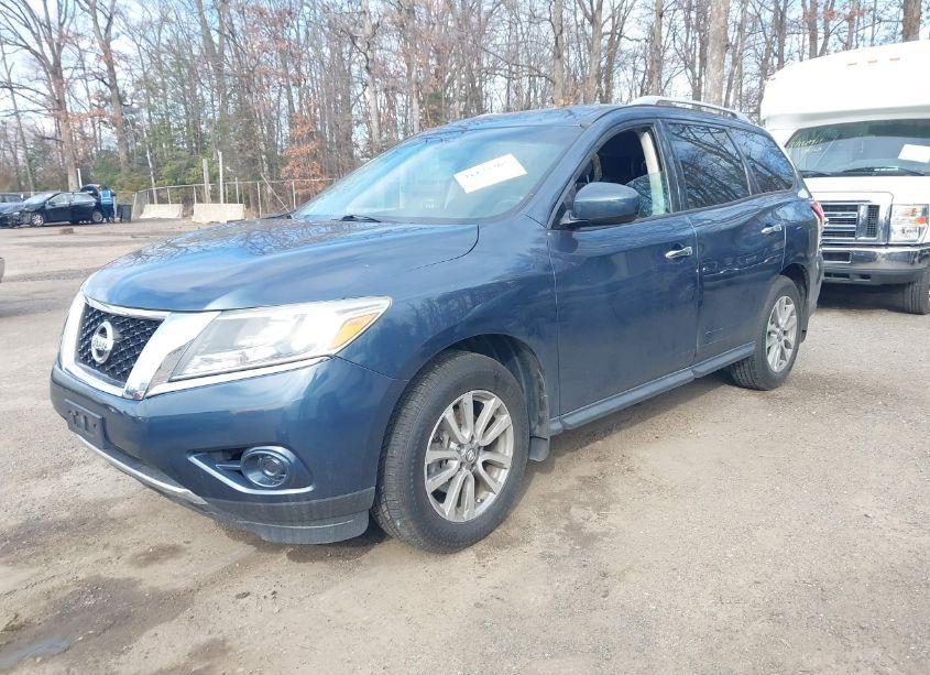 Photo 2 of 2013 Nissan Pathfinder SV (VIN 5N1AR2MM7DC680983)