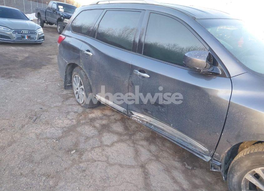 Photo 6 of 2013 Nissan Pathfinder SL (VIN 5N1AR2MM7DC681759)