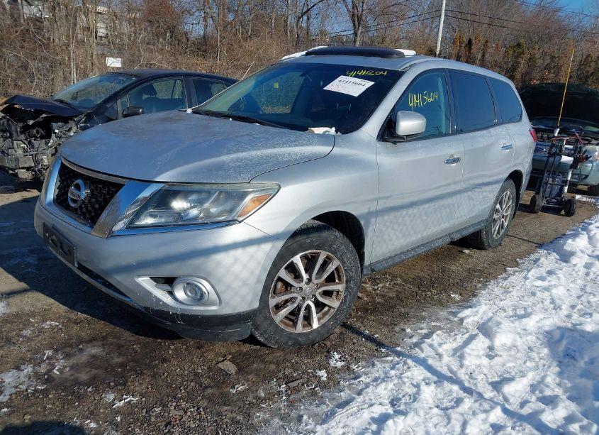 Photo 2 of 2013 Nissan Pathfinder S (VIN 5N1AR2MM7DC688369)