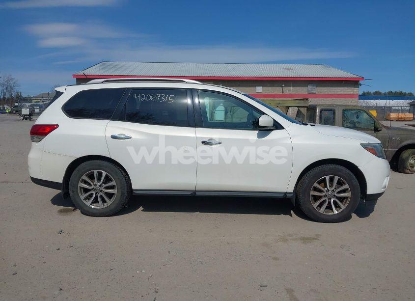 Photo 14 of 2014 Nissan Pathfinder SV (VIN 5N1AR2MM7EC648200)