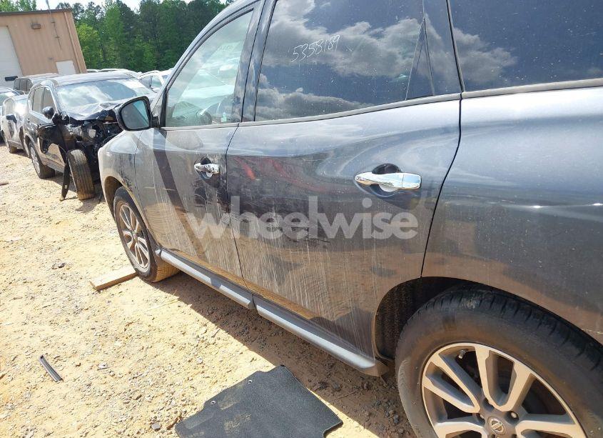 Photo 6 of 2014 Nissan Pathfinder SV (VIN 5N1AR2MM7EC710811)