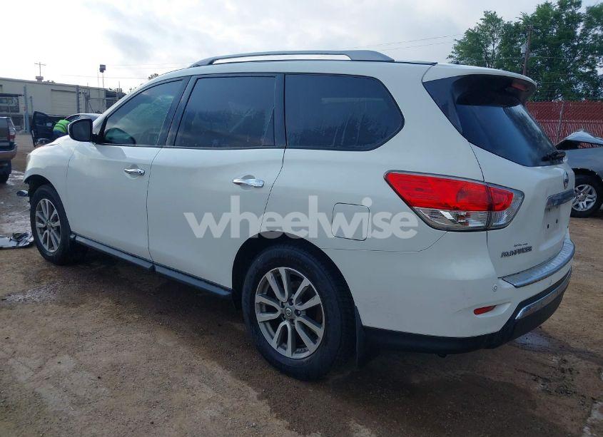 Photo 3 of 2014 Nissan Pathfinder SV (VIN 5N1AR2MM7EC729102)