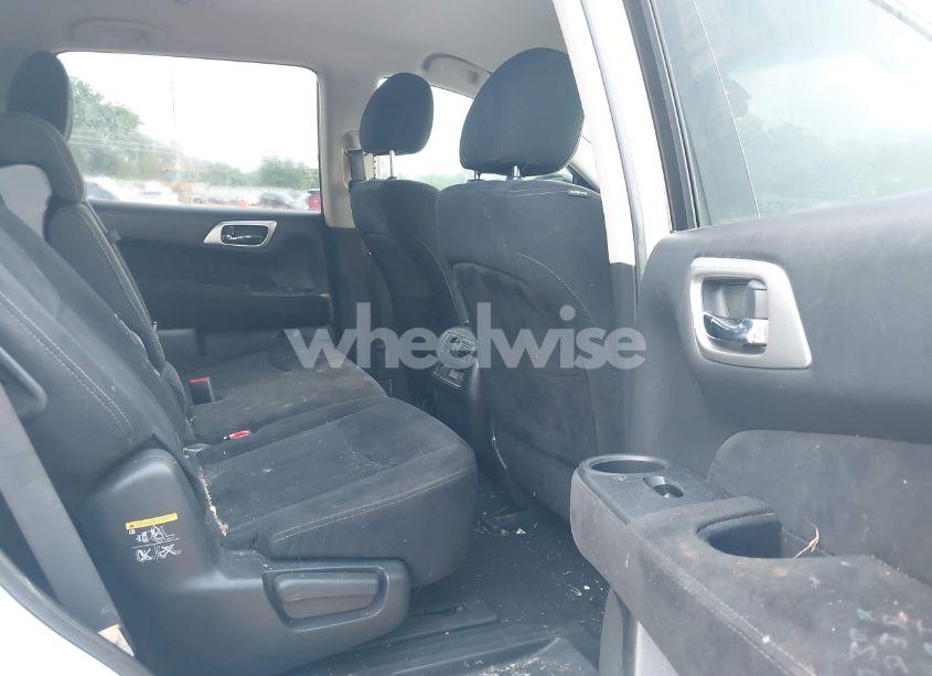 Photo 8 of 2014 Nissan Pathfinder SV (VIN 5N1AR2MM7EC729102)