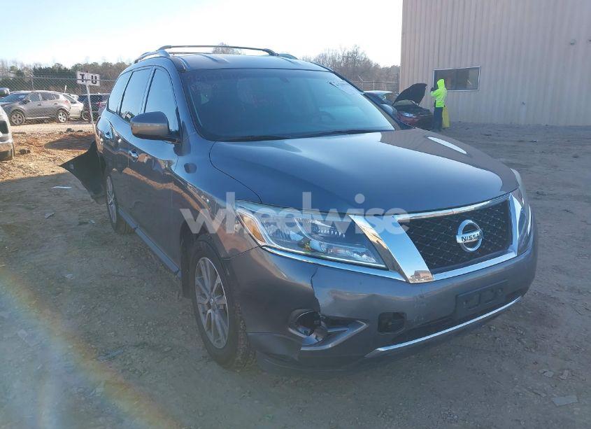 2015 Nissan Pathfinder S (VIN 5N1AR2MM7FC723205) main photo