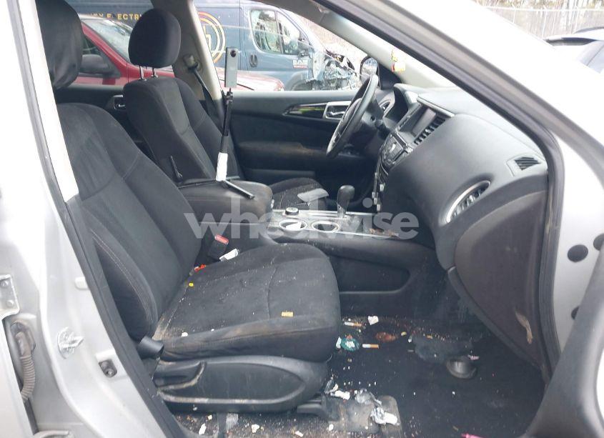 Photo 5 of 2016 Nissan Pathfinder SV (VIN 5N1AR2MM7GC609075)