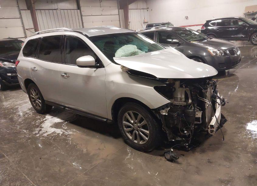 2016 Nissan Pathfinder (VIN 5N1AR2MM7GC621601) main photo