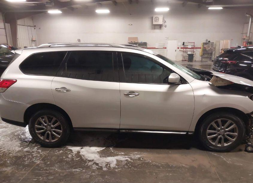 Photo 13 of 2016 Nissan Pathfinder (VIN 5N1AR2MM7GC621601)