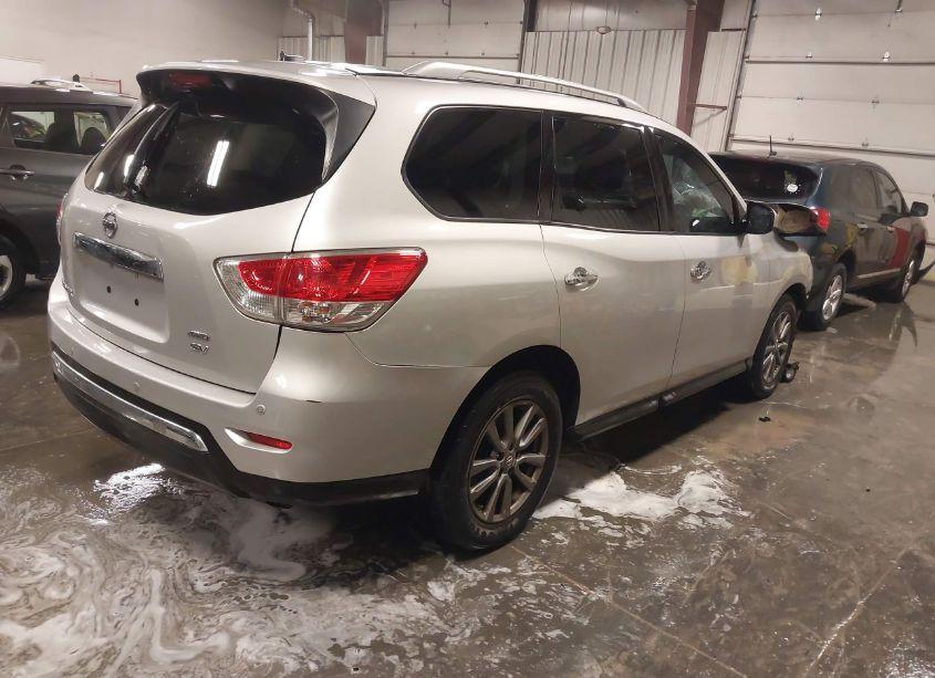 Photo 4 of 2016 Nissan Pathfinder (VIN 5N1AR2MM7GC621601)