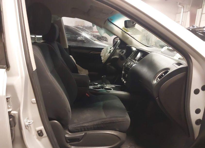 Photo 5 of 2016 Nissan Pathfinder (VIN 5N1AR2MM7GC621601)