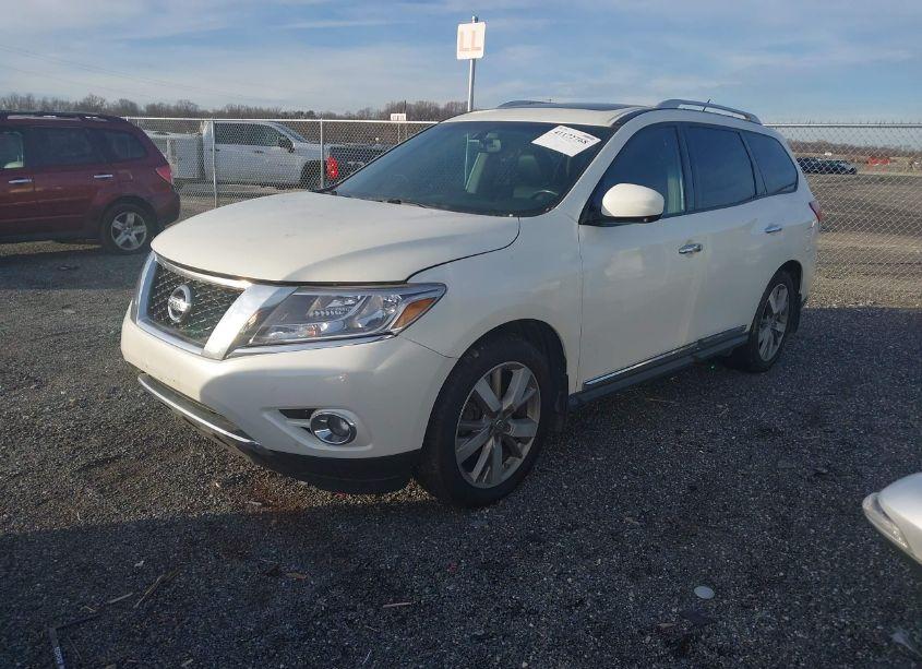 Photo 2 of 2016 Nissan Pathfinder PLATINUM (VIN 5N1AR2MM7GC627785)