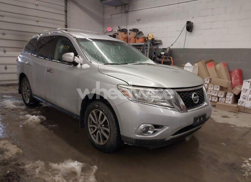 2016 Nissan Pathfinder SV (VIN 5N1AR2MM7GC652590) main photo